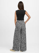 Top mit Knotendetail aus Tencel™ by Lenzing™