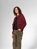 Jacke mit Funktionalen Cargo Taschen aus Bio-Baumwolle